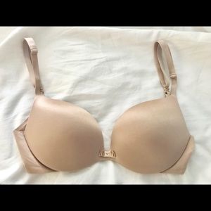 Victoria’s Secret plunge nude bra 32C